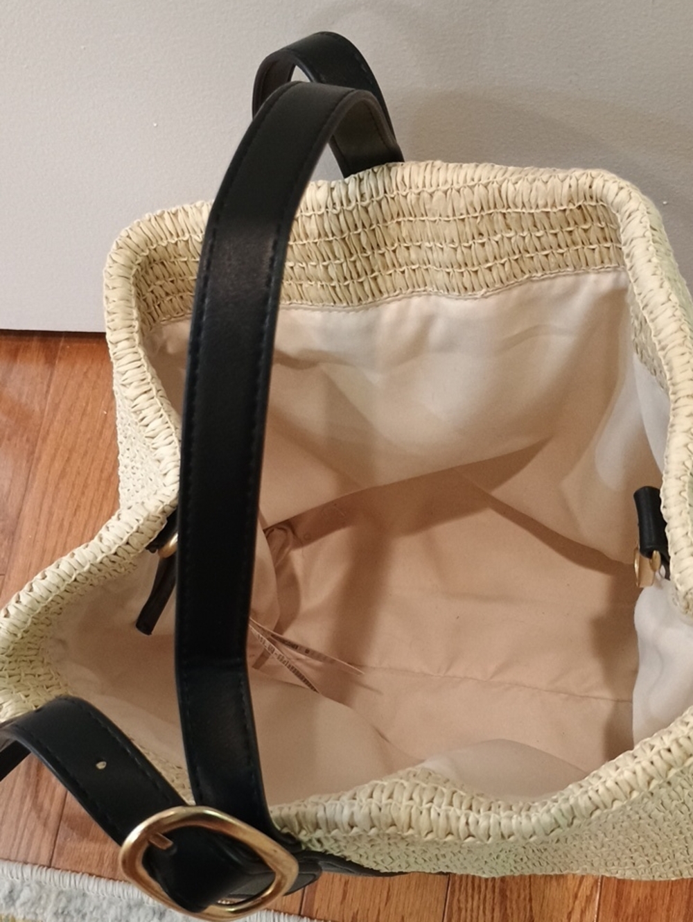 Raffia Woven Old Navy Carrie Bucket Bag - Picture 3 of 5